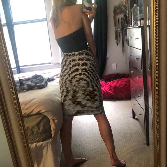 Black and white pencil skirt - Picture 3 of 3